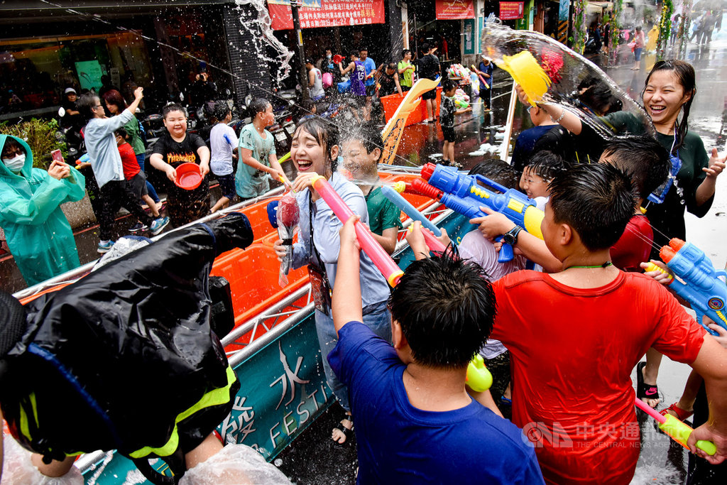 บันทึกชีวิตในไต้หวัน : “สงกรานต์” ในไต้หวันกับประเพณีร่วมหลายประเทศในอาเซียน