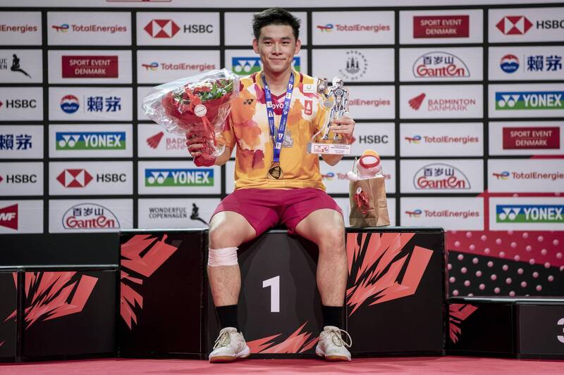 เจาะลึกกีฬาโลก : สุดติ่ง！ หนุ่มไทยครองแชมป์แบดชายเดี่ยวโลก
