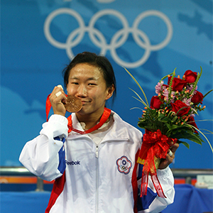 นักยกน้ำหนักหญิงไต้หวันอาจได้เหรียญทองโอลิมปิกหลังนักกีฬาจีนถูกป