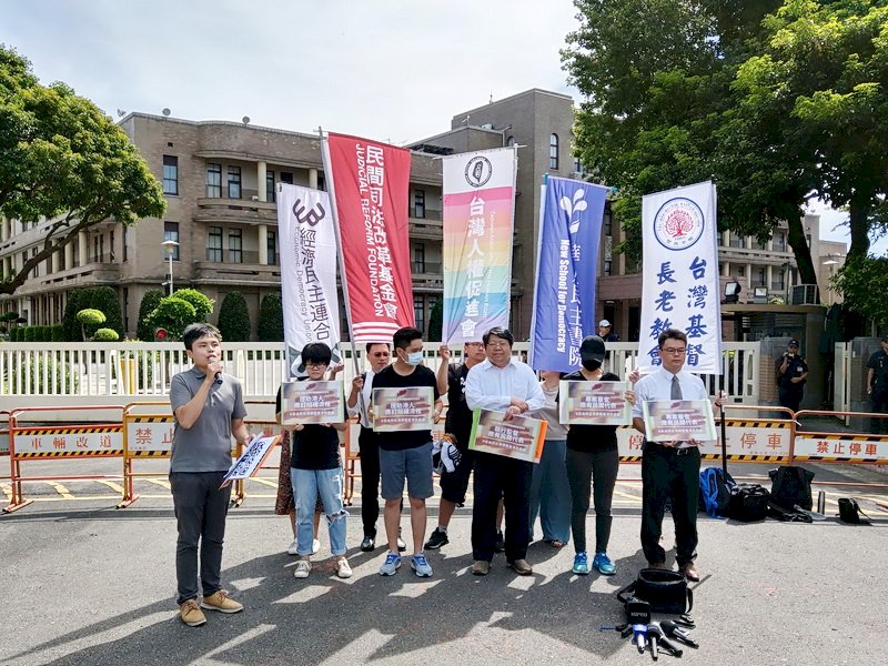 กลุ่มองค์กรสังคมเรียกร้องกำหนดระเบียบปฏิบัติที่ชัดเจนสำหรับการช่วยเหลือชาวฮ่องกงเฉพาะกรณี