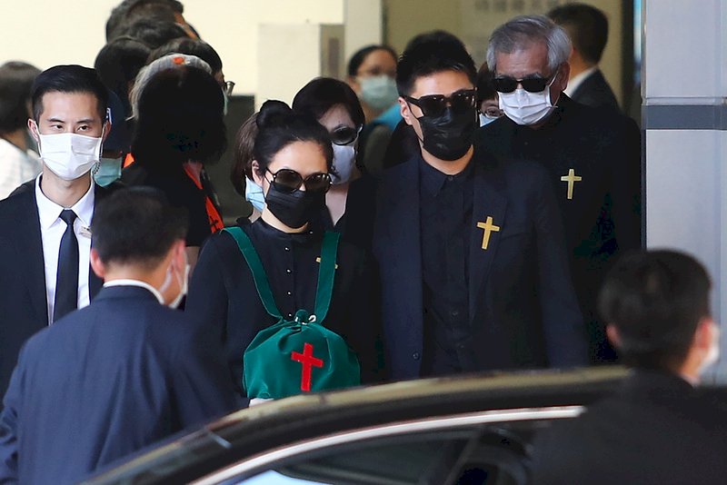 พิธีเคารพศพอดีต ปธน. หลี่เติงฮุย ก่อนณาปนกิจ ยิงสลุต 21 นัด