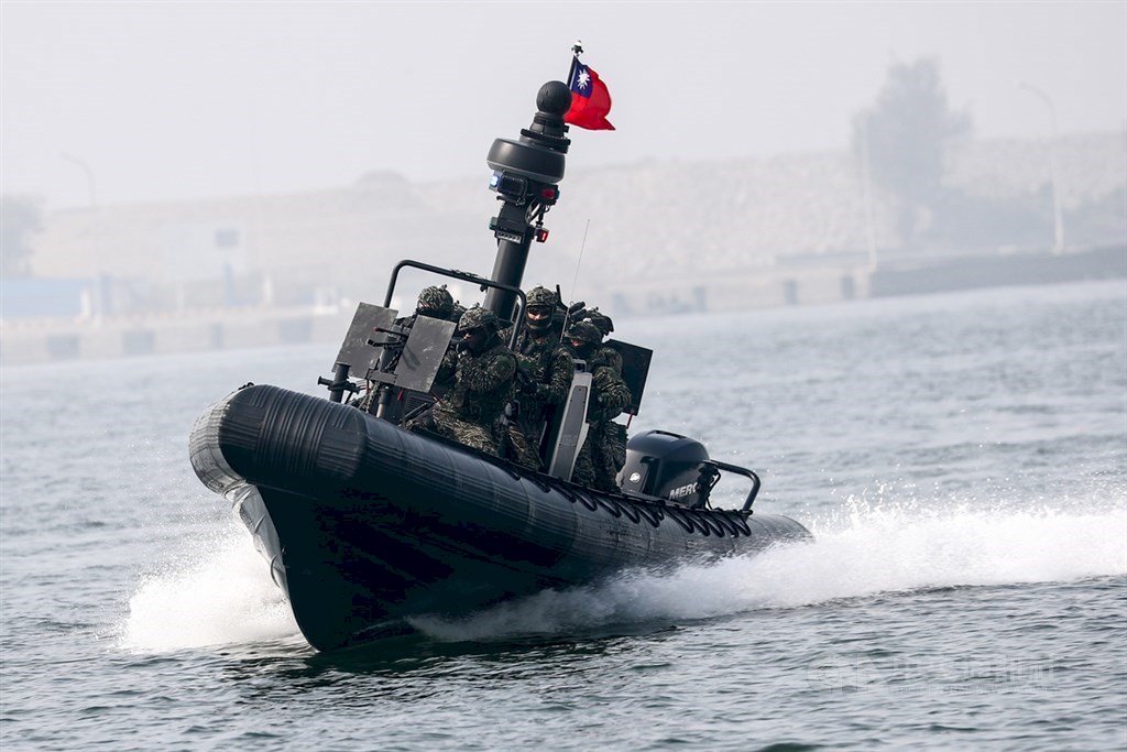 กองทัพเรือโชว์เรือจู่โจมสมรรถนะสูง M109 ไต้หวันสร้างเอง