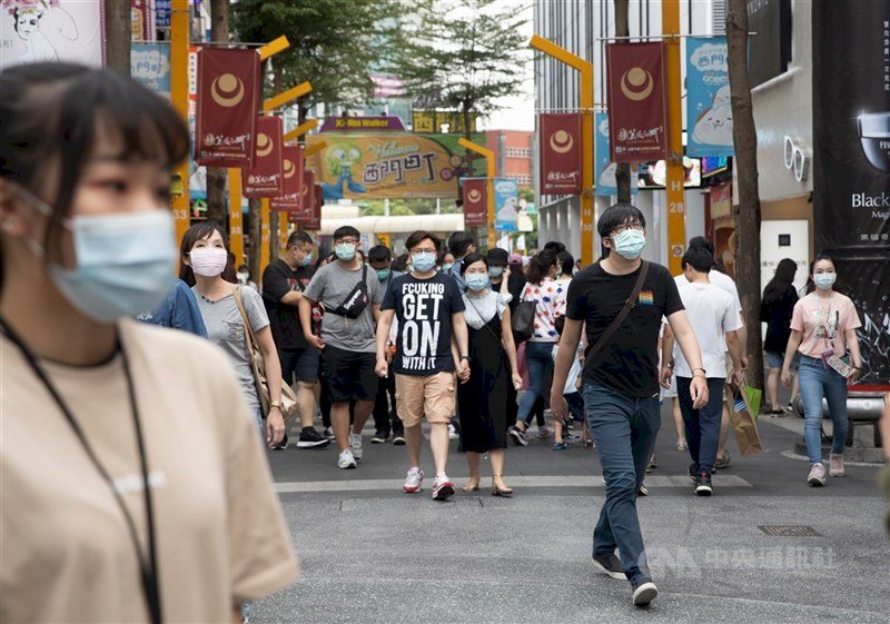 เดือน ก.ค. ยังคงมาตรการสวมใส่หน้ากากอนามัยต่อไป ศบค.ไต้หวันย้ำ ตอนนี้ถือเป็นช่วงเวลาสำคัญ