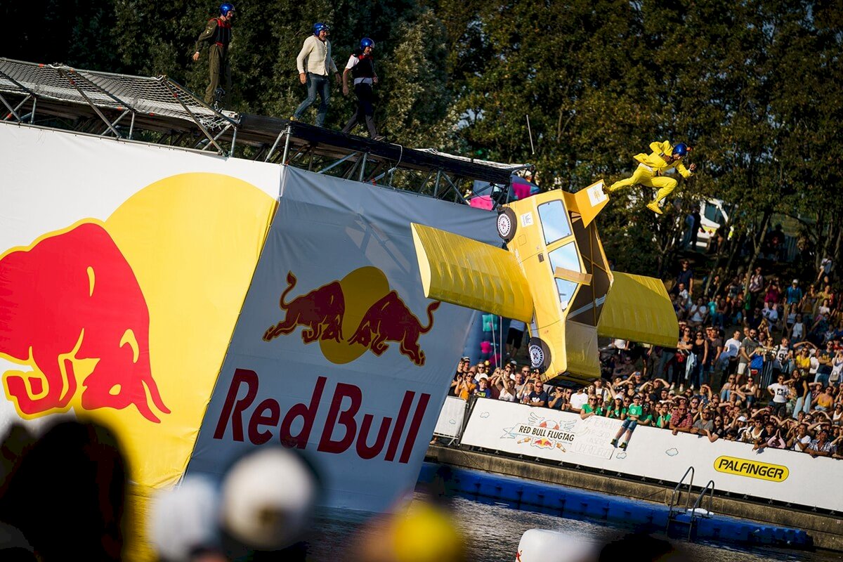 ครั้งแรกของไต้หวัน ! นครไทจงจัดงาน Red Bull Flugtag แข่งขันเครื่องร่อนพลังมนุษย์ ผู้ชมนับพันชมการแข่งท่ามกลางแดดร้อนจัด