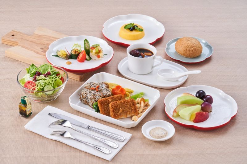 China Airlines จับมือร้านอาหารมิชลินรักษ์โลก เสิร์ฟความอร่อยบนท้องฟ้าให้ผู้โดยสารทุกระดับชั้นเริ่ม 1 ธ.ค. 65 เป็นต้นไป