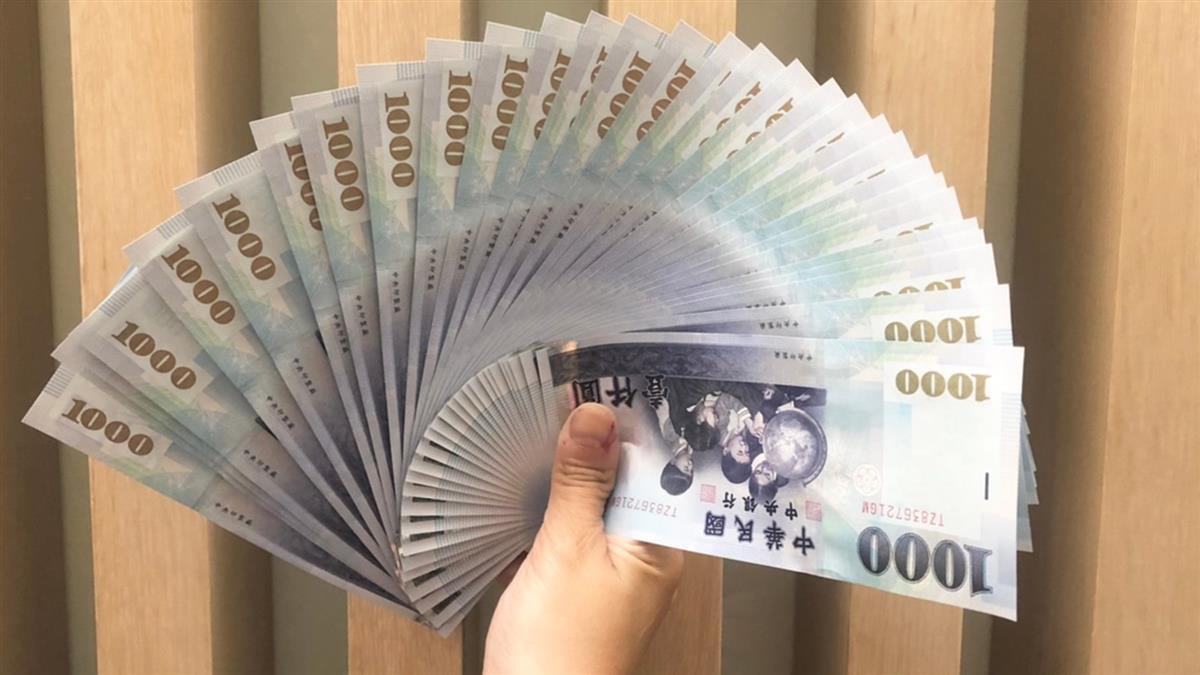 โฆษกรัฐบาลชี้แจงกรณีสื่อรายงาน รัฐบาลจะนำเงินภาษีที่จัดเก็บได้มากกว่าคาดการณ์ แจกให้ประชาชนคนละ10,000 เหรียญ เป็นเพียงข่าวลือ