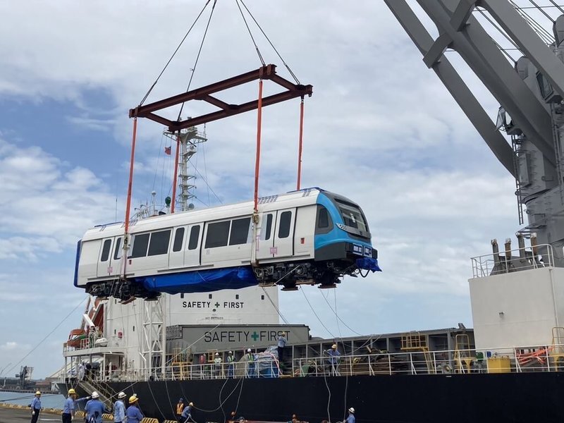 อิตาลีออกแบบ ญี่ปุ่นผลิต รถไฟฟ้าสายซานเสีย-อิงเกอ ขบวนแรกขนส่งถึงไต้หวันแล้ว