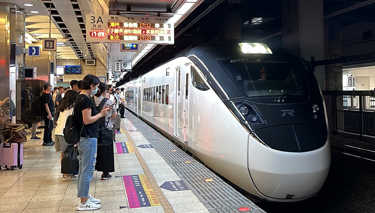 ช่วงวันหยุดเช็งเม้ง รถไฟ THSR และ รถไฟ TRA ในไต้หวันเพิ่มขบวนรถให้บริการประชาชน