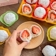 โมจิสตอเบอรี่ ขนมยอดฮิตก่อนตรุษจีน